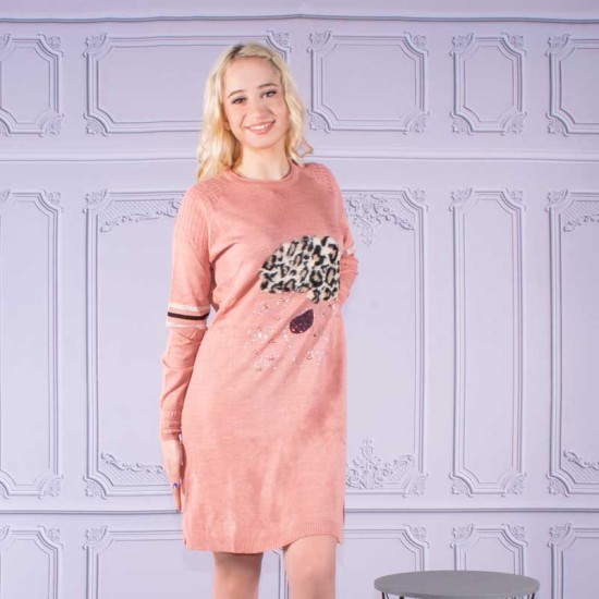 Дамски плетен пуловер тип туника с апликация в цвят пепел от рози