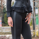 Стилен дамски клин с кант в черен цвят