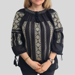 Дамска блуза с бродирана шевица и 3/4 ръкав 13405 Дамска блуза с бродирана шевица и 3/4 ръкав 13405