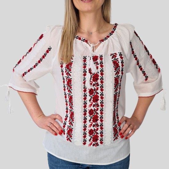 Дамска блуза с бродирана шевица и 3/4 ръкав 13416