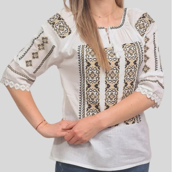 Дамска блуза с бродирана шевица и 3/4 ръкав 13423