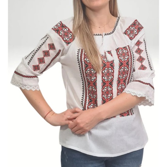 Дамска блуза с бродирана шевица и 3/4 ръкав 13433