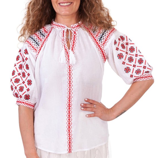 Дамска блуза с бродирана шевица и 3/4 ръкав 13437
