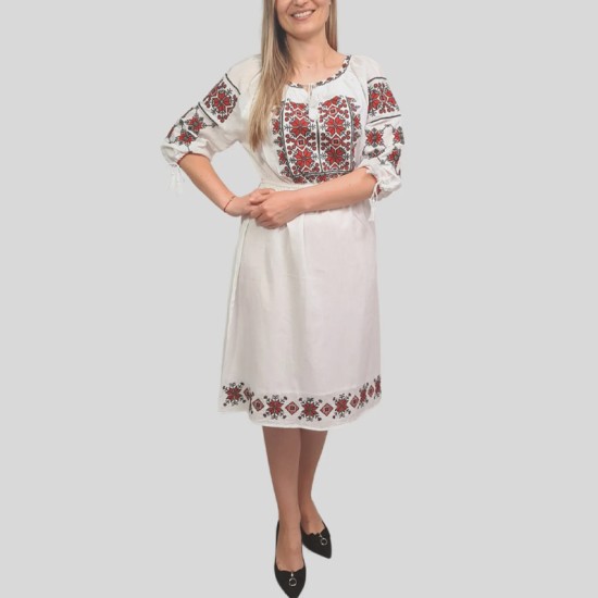 Дамска рокля с бродирани етно мотиви 13589