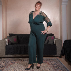 Стилен дамски гащеризон с дантела