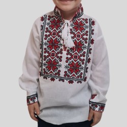 Детска блуза за момче с бродирани етно мотиви 13570 Детска блуза за момче с бродирани етно мотиви 13570