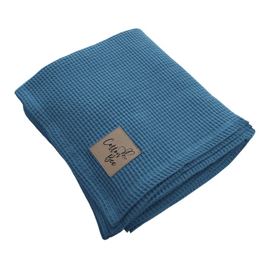 Памучно вафлено одеяло в цвят петрол Памучно вафлено одеяло в цвят петрол